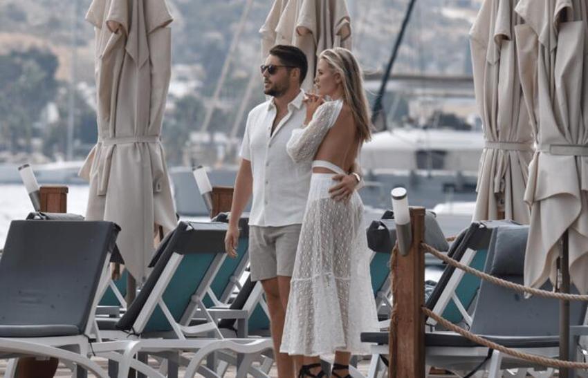 Chloe Loughnan sevgilisiyle iskelede romantik anlar yaşadı!