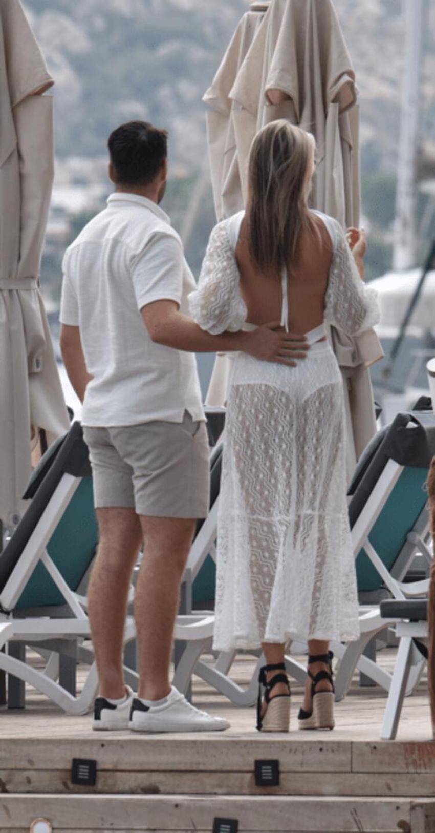 Chloe Loughnan sevgilisiyle iskelede romantik anlar yaşadı!