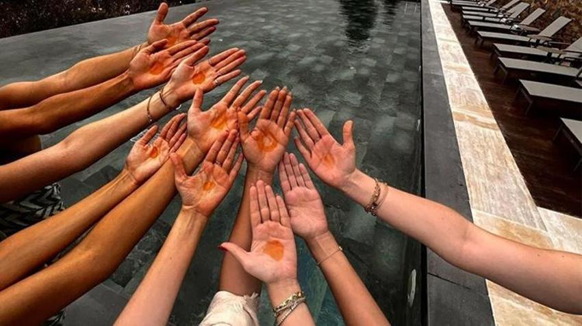 Demet Özdemir kına gecesinde gözyaşlarını tutamadı!