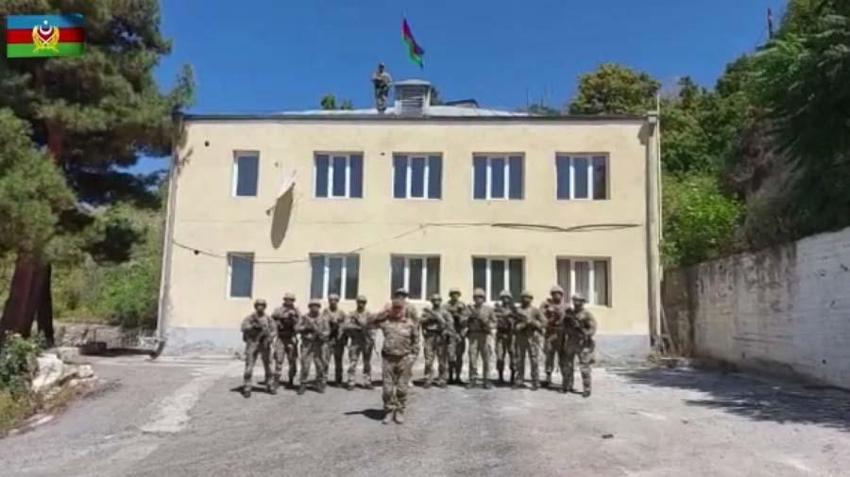 Azerbaycanlılar 30 yıl sonra Laçın'e döndü! İlham Aliyev: Azerbaycan Ordusu şehirde konuşlandırıldı...