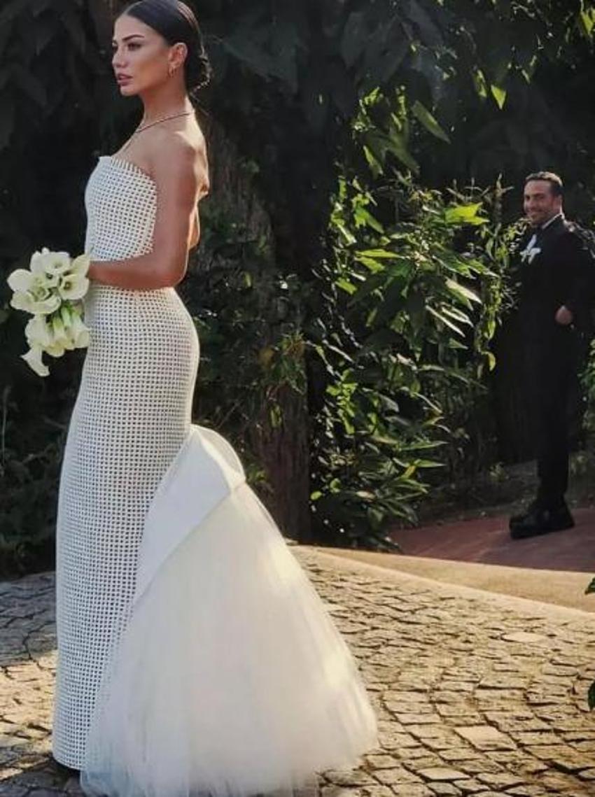 Demet Özdemir ile Oğuzhan Koç evlendi! Özdemir'in gelinlik modeli çok konuşuldu