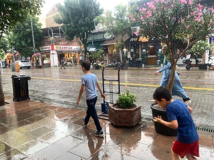 Meteoroloji son dakika il il uyardı! 5 günlük hava tahmin raporunu açıklandı: İstanbul ve birçok şehir için sağanak uyarısı geldi...