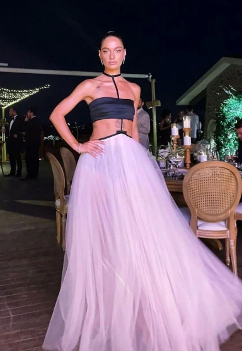 Demet Özdemir ile Oğuzhan Koç evlendi! Özdemir'in gelinlik modeli çok konuşuldu