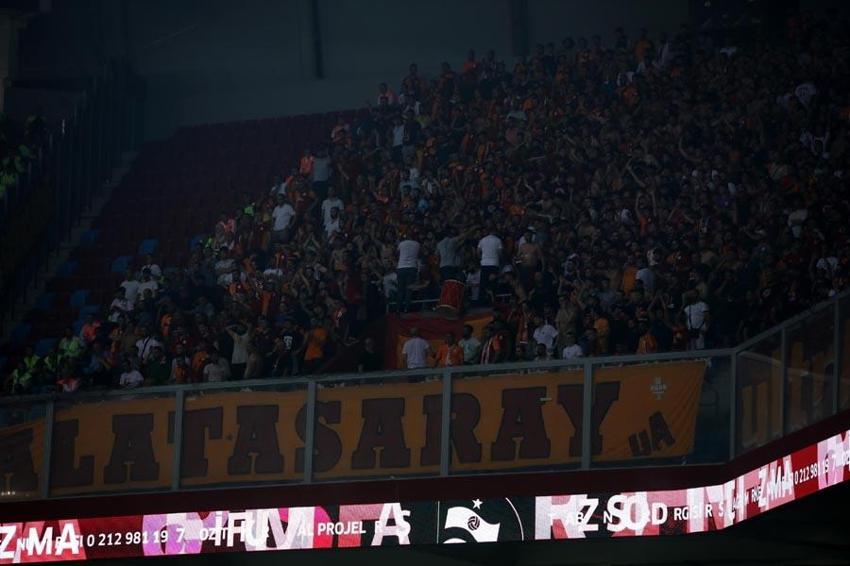 3 eski hakem de aynı kararı verdi! Seferovic'in vurduğu topta Larsen'in eline çarpan top...