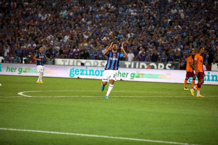 3 eski hakem de aynı kararı verdi! Seferovic'in vurduğu topta Larsen'in eline çarpan top...