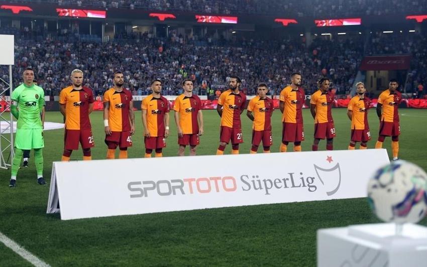 Galatasaray'da Son Dakika! Okan Buruk 2 futbolcunun hesabını kesti transfer listesinden 5 yıldız çıktı