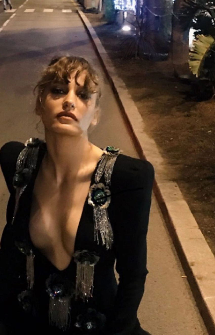 Serenay Sarıkaya son paylaşımıyla sosyal medyayı salladı!