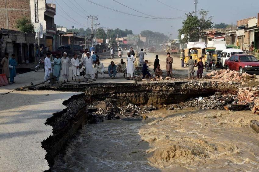 Pakistan'daki muson yağmurlar felaketi uzaydan görüntülendi! Binlerce can kaybı milyonlarca evsiz...