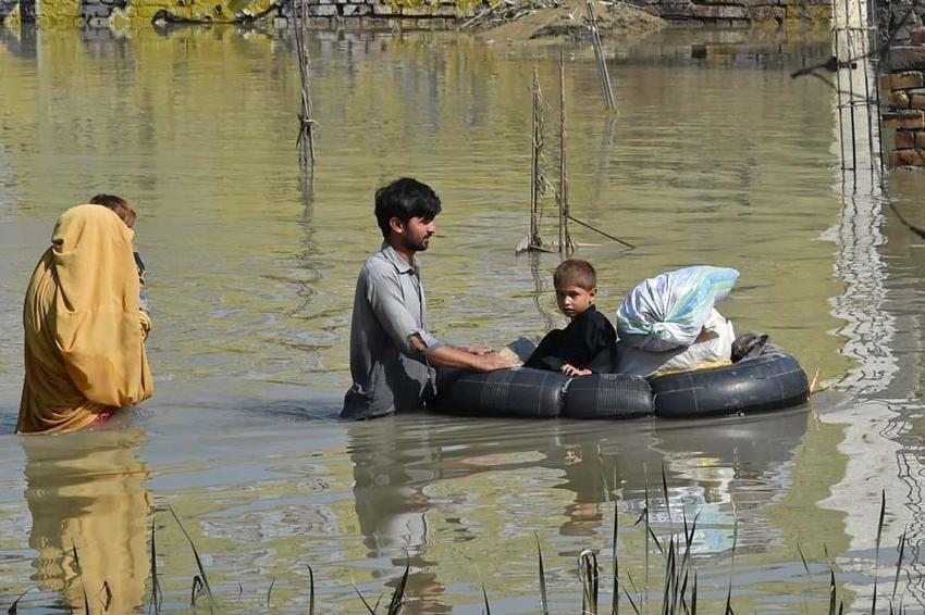 Pakistan'daki muson yağmurlar felaketi uzaydan görüntülendi! Binlerce can kaybı milyonlarca evsiz...