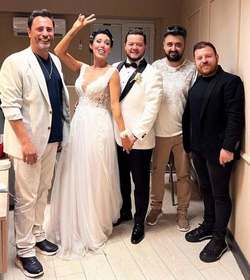 Arka Sıradakiler'in Özge'si Sevda Dalgıç dünyaevine girdi!