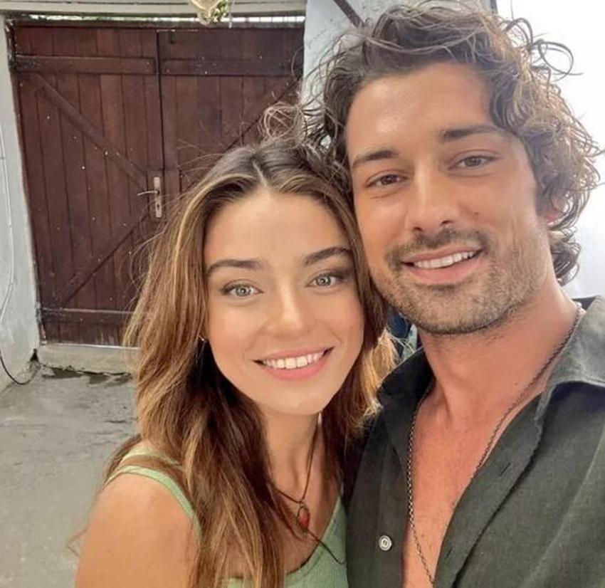 Ayça Ayşin Turan ile Alp Navruz çiftinden güzel haber!