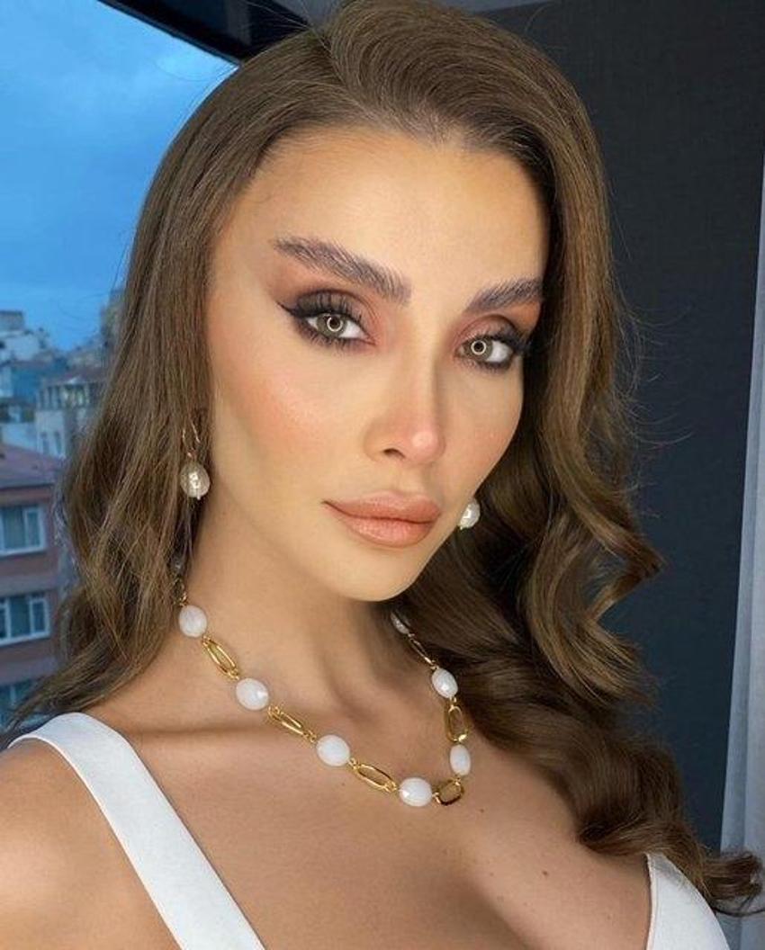 Özge Ulusoy'dan şaşırtan ilişki yanıtı! 'Kem gözlüler var'
