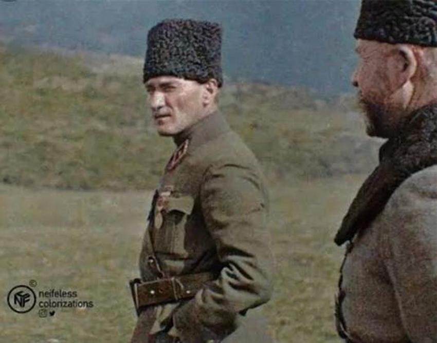 Ünlülerin 30 Ağustos Zafer Bayramı mesajları!