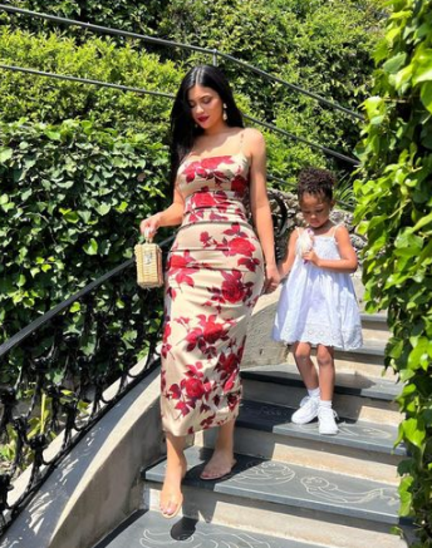 Kylie Jenner doğum sonrası depresyona girmiş: Üç hafta boyunca hiç durmadan ağladım!
