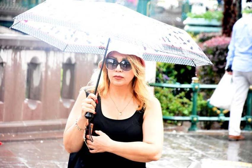 Sağanak, yoğun şimşek, dolu yağışı hepsi birden çok kuvvetli geliyor! Sıcaklıklar düşecek, Meteoroloji'den bu illere yeni uyarı...