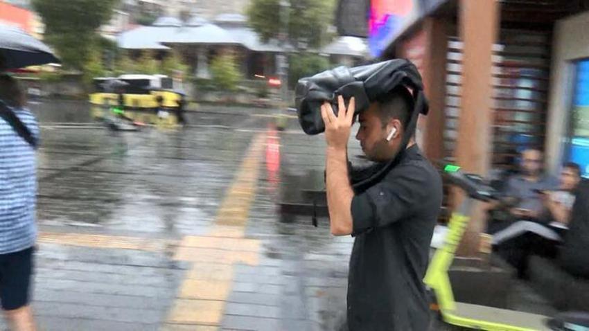 Sağanak, yoğun şimşek, dolu yağışı hepsi birden çok kuvvetli geliyor! Sıcaklıklar düşecek, Meteoroloji'den bu illere yeni uyarı...