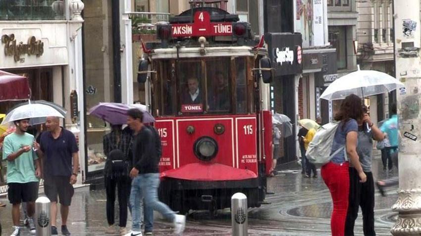 Sağanak, yoğun şimşek, dolu yağışı hepsi birden çok kuvvetli geliyor! Sıcaklıklar düşecek, Meteoroloji'den bu illere yeni uyarı...