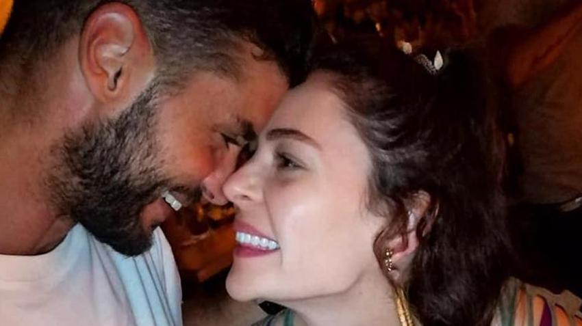 Berk Oktay ile Yıldız Çağrı Atiksoy kına gecesi yaptı! "Benim güzel gelinim"