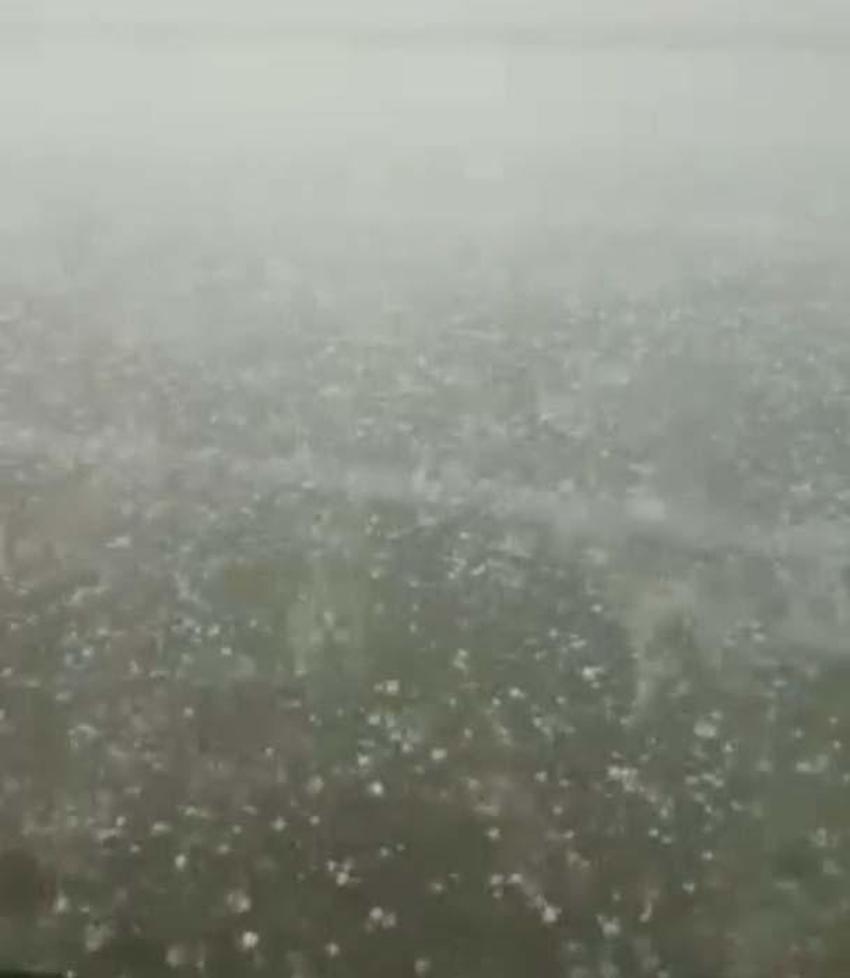 Dolu alarmı! Otoyolda trafik durma noktasına geldi, otogara yıldırım düştü... Haberler peş peşe geliyor