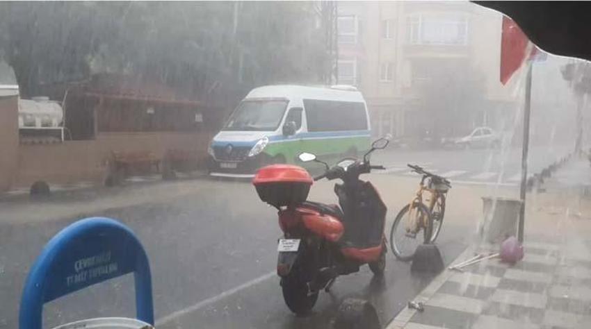 Dolu alarmı! Otoyolda trafik durma noktasına geldi, otogara yıldırım düştü... Haberler peş peşe geliyor