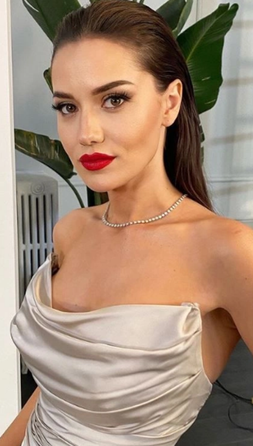 Fahriye Evcen'in annesinin gençlik fotoğrafını gören inanamadı! Yok böyle benzerlik...