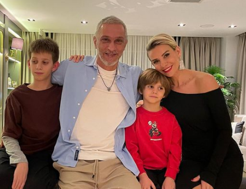 Esra Erol'dan romantik paylaşım! 'Bana öyle bakma'