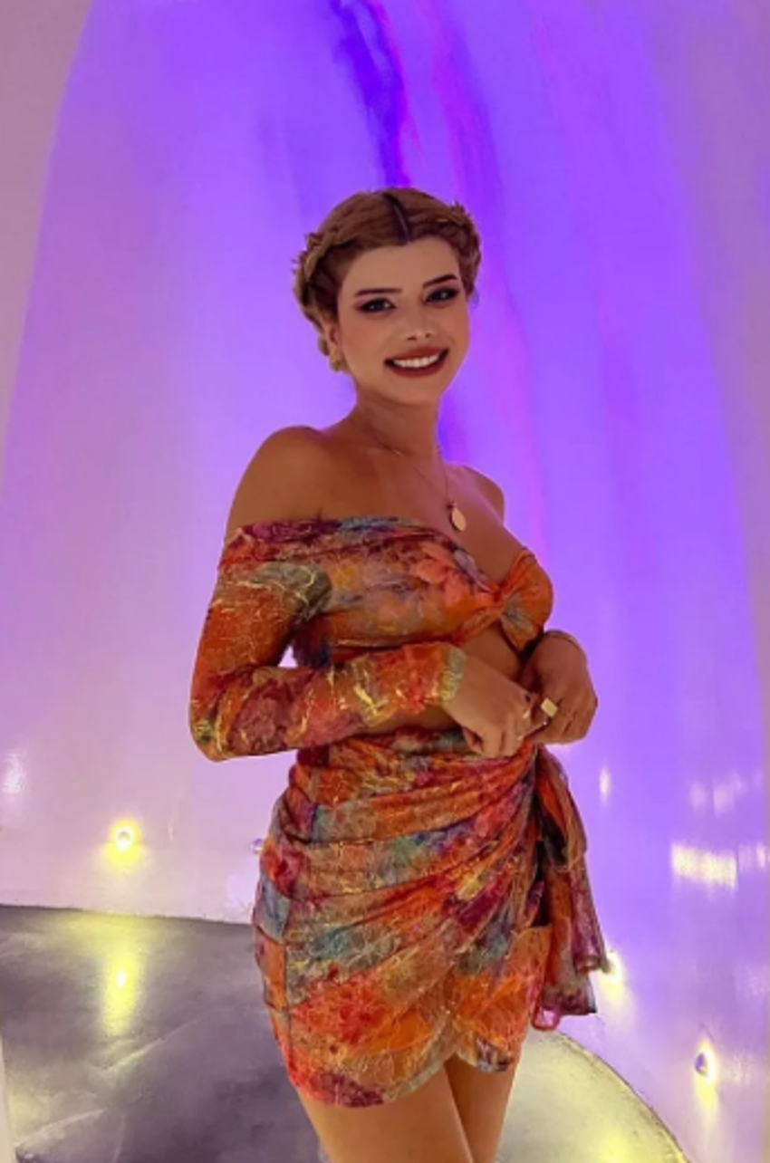 Fenomen Merve Yalçın cesur pozuyla dikkat çekti!