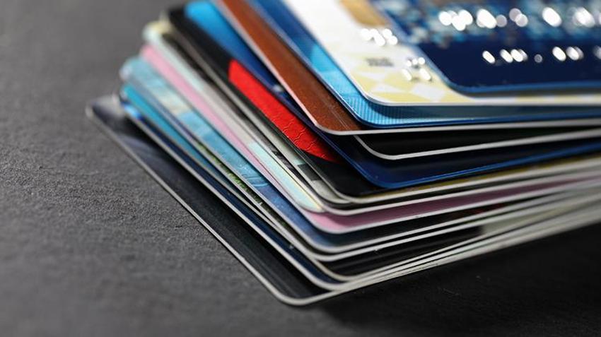 Faizler düşürüldü! Kredi kartı olan ya da kredi kullanacak herkesi ilgilendiriyor, Garanti BBVA, Akbank, İş Bankası art arda duyurdu