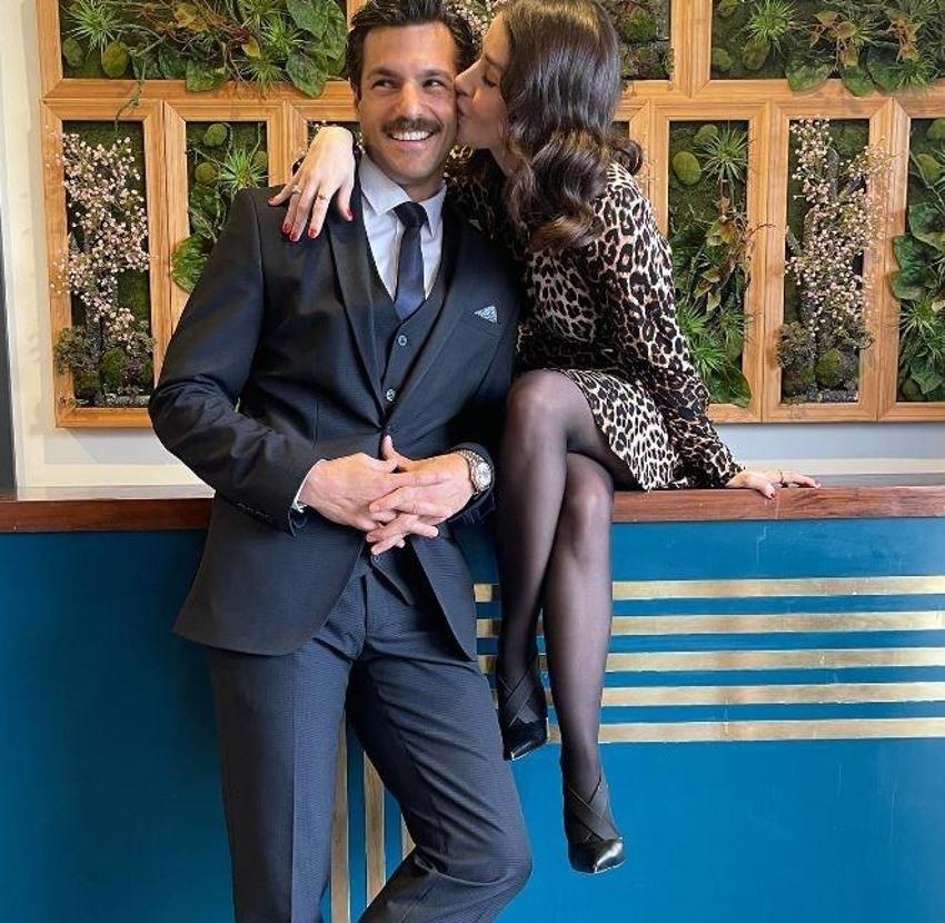 Serkan Çayoğlu ile Özge Gürel'in karakterleri çok zıtmış! Bu sözlerle anlattı: 'Çocuk gibi mutsuz uyanıyor'