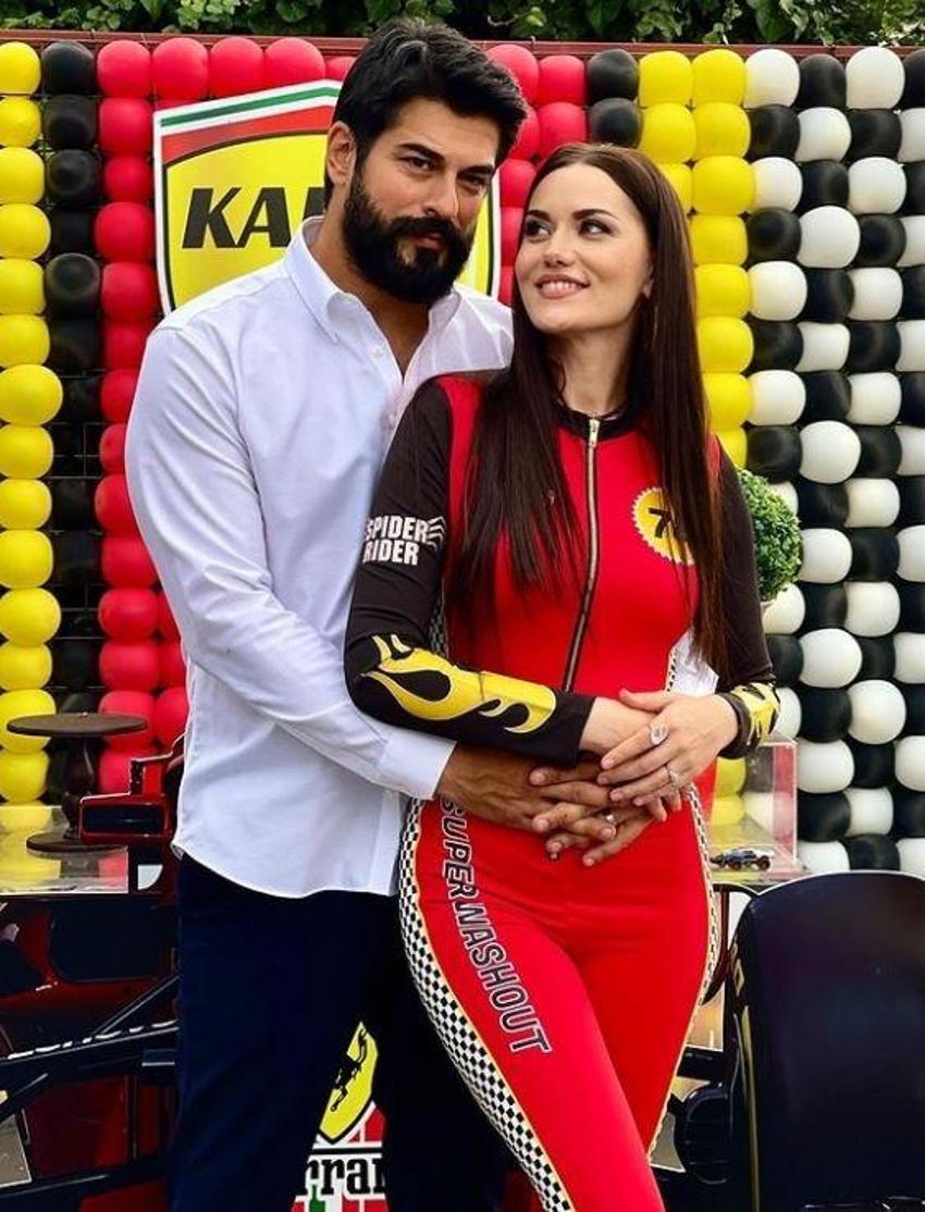 Sabaha karşı şaşkın yüz emojili paylaşım! Fahriye Evcen meyve aşerdi