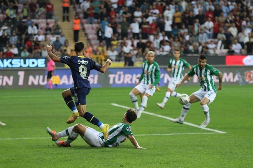 Fenerbahçe'de taraftarları isyan ettiren ayrılık! Batshuayi gelince eşyalarını topladı