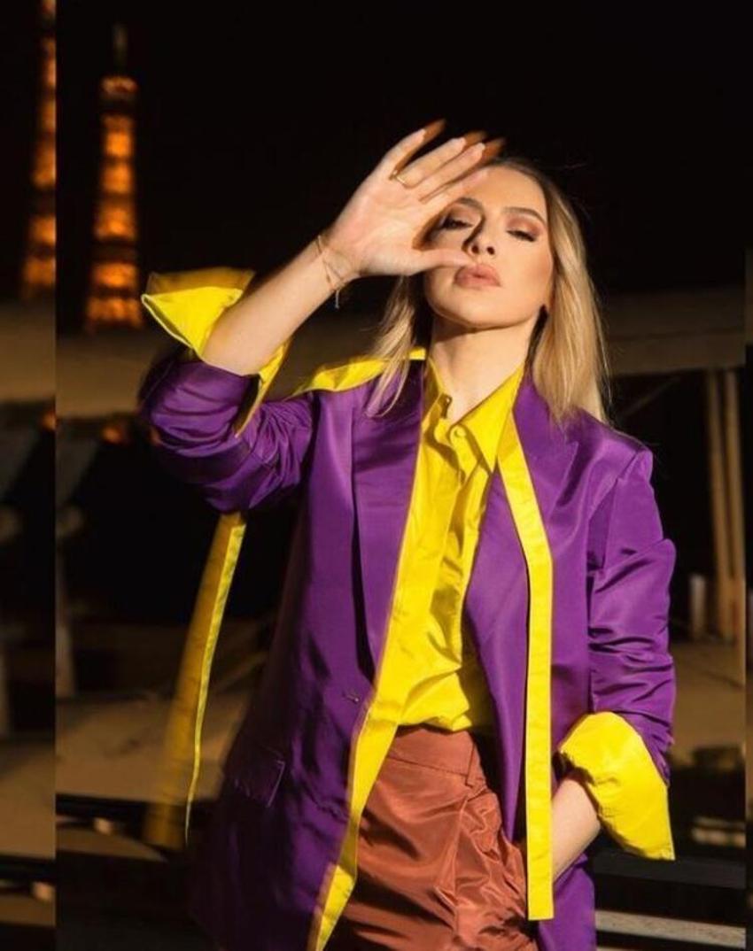 Hadise sahnede gözyaşlarına boğuldu!
