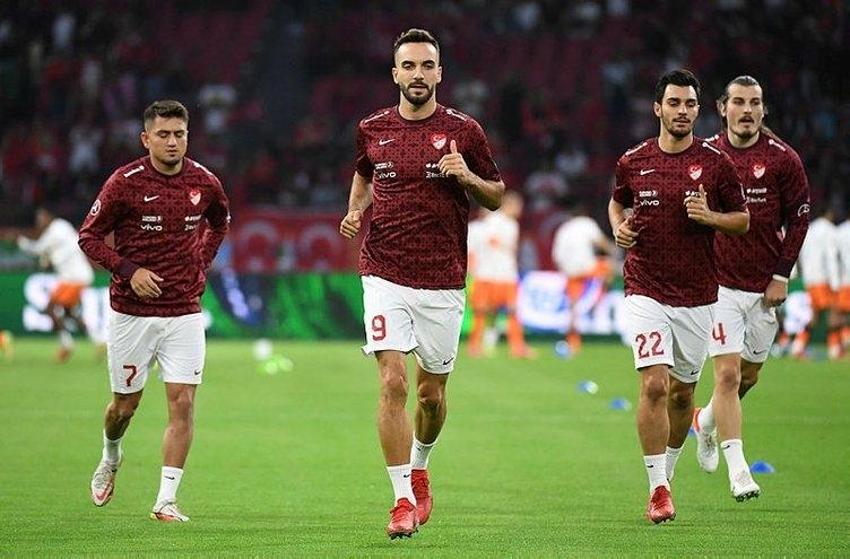 Galatasaray'dan son dakika transferi! İcardi, Evander, Lucas Moura derken...