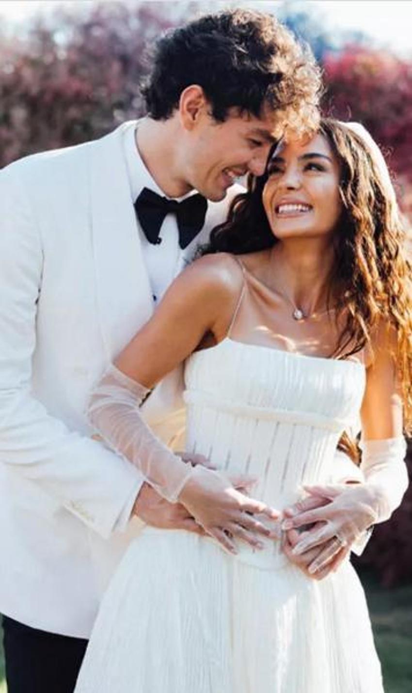 Ebru Şahin'den eşi Cedi Osman'a tebrik!