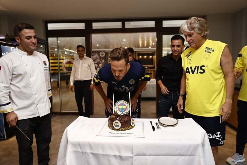 500 bin euro bile kazandırmadan gitti! Fenerbahçe'den bir ayrılık haberi daha...
