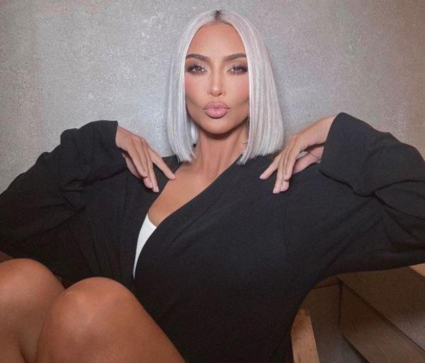 Kim Kardashian yeni imajıyla dikkat çekti, verdiği poz ile şoke etti!