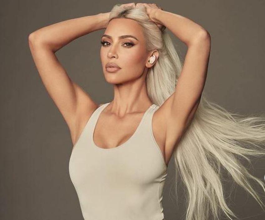 Kim Kardashian yeni imajıyla dikkat çekti, verdiği poz ile şoke etti!