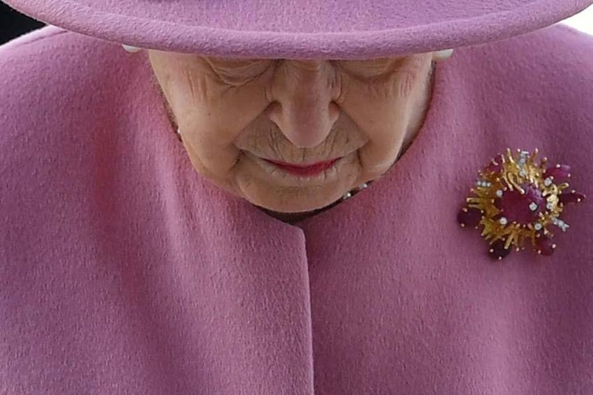 Kraliçe 2. Elizabeth hayatını kaybetti! İngiltere'de neler yaşanacak, yerine gelecek isim kim olacak?