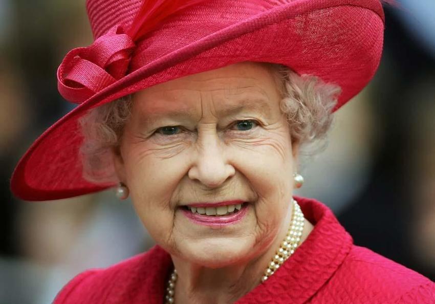 Kraliçe Elizabeth vefat etti İngiltere'nin yeni kralı belli oldu!