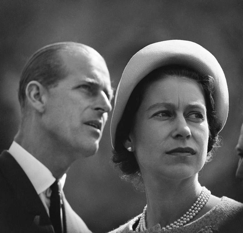 Kraliçe Elizabeth vefat etti İngiltere'nin yeni kralı belli oldu!