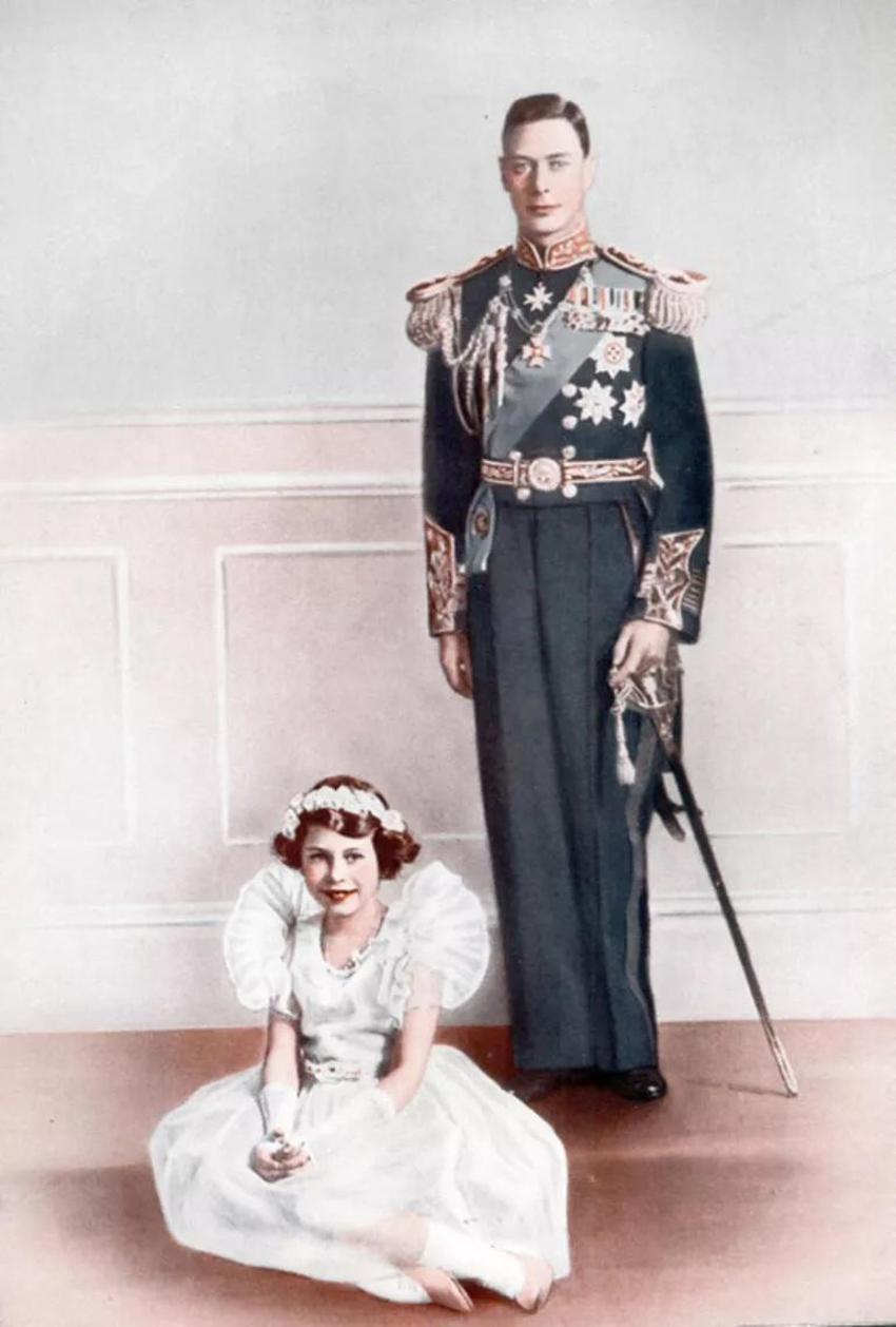 Dünya tarihinin tahtta en uzun süre kalan kadın hükümdarı Kraliçe 2. Elizabeth hayatını kaybetti! Tarih kitaplarını dolduracak bir yaşam...
