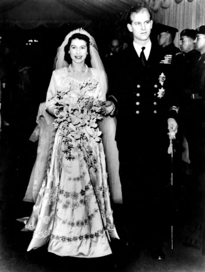 Dünya tarihinin tahtta en uzun süre kalan kadın hükümdarı Kraliçe 2. Elizabeth hayatını kaybetti! Tarih kitaplarını dolduracak bir yaşam...