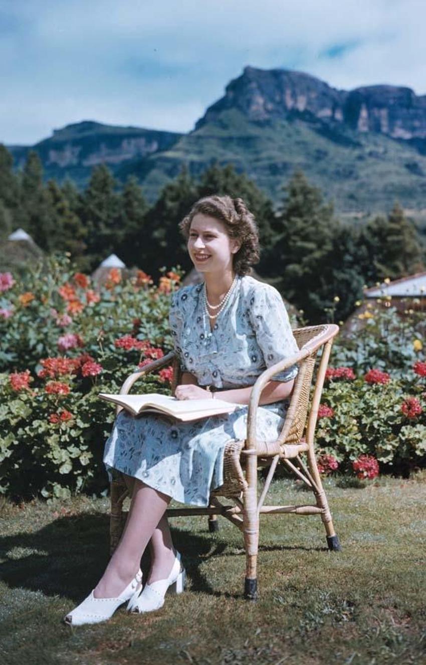 Dünya tarihinin tahtta en uzun süre kalan kadın hükümdarı Kraliçe 2. Elizabeth hayatını kaybetti! Tarih kitaplarını dolduracak bir yaşam...