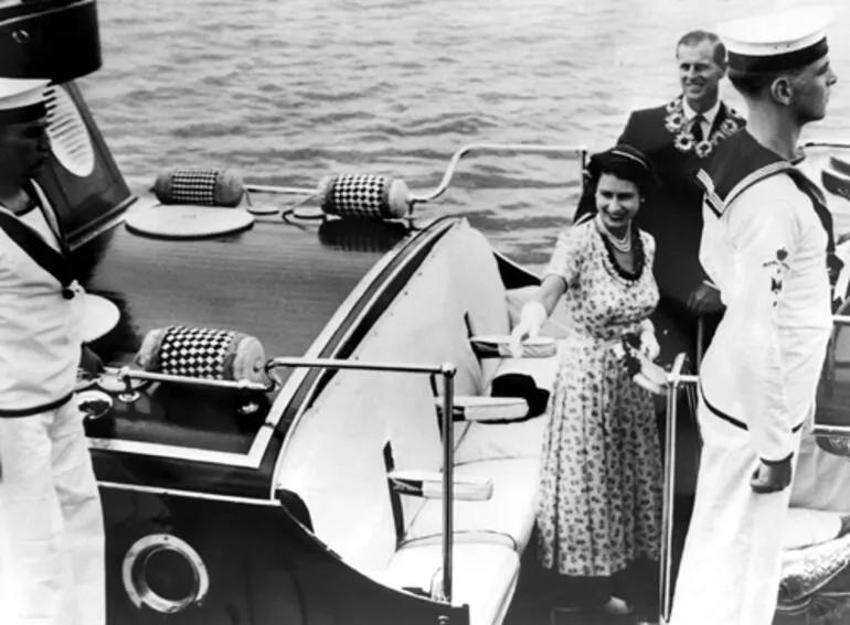 Dünya tarihinin tahtta en uzun süre kalan kadın hükümdarı Kraliçe 2. Elizabeth hayatını kaybetti! Tarih kitaplarını dolduracak bir yaşam...