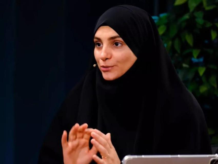 Popstar Özlem Güneş dekolte giymediği için eleştiriliyordu! Cemaatten eğitim aldı, tesettüre girdi! İşte Popstar Özlem'in son hali