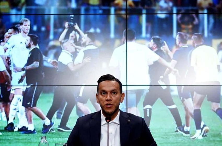 Josef de Souza canlı yayında gözyaşlarını tutamadı! Gelecek sezon için ayrılık açıklaması...