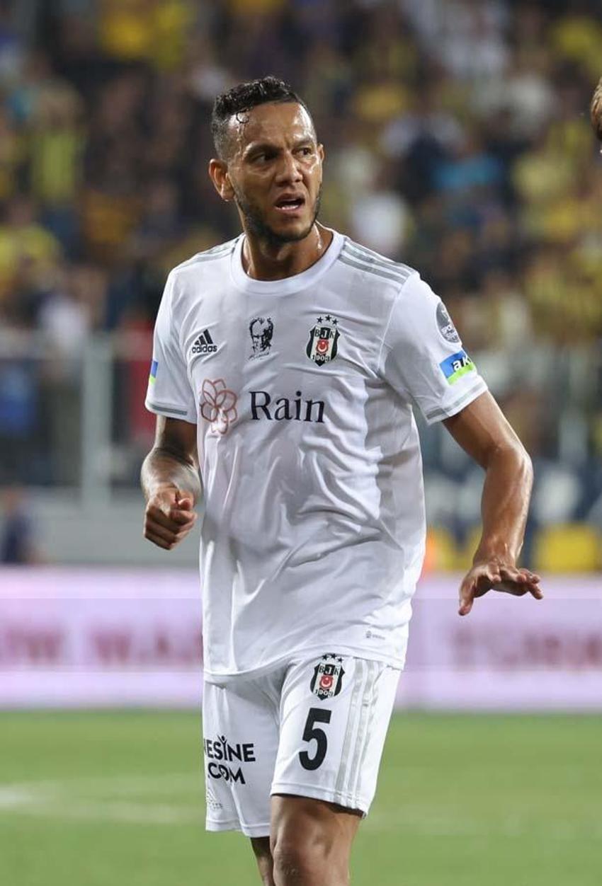 Josef de Souza canlı yayında gözyaşlarını tutamadı! Gelecek sezon için ayrılık açıklaması...