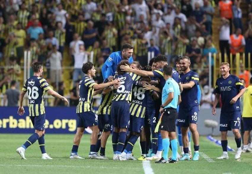 Fenerbahçe'den radikal karar! 1'i yeni transfer 3 yabancı futbolcu kadroya alınmadı, Süper Lig'de oynayamayacaklar