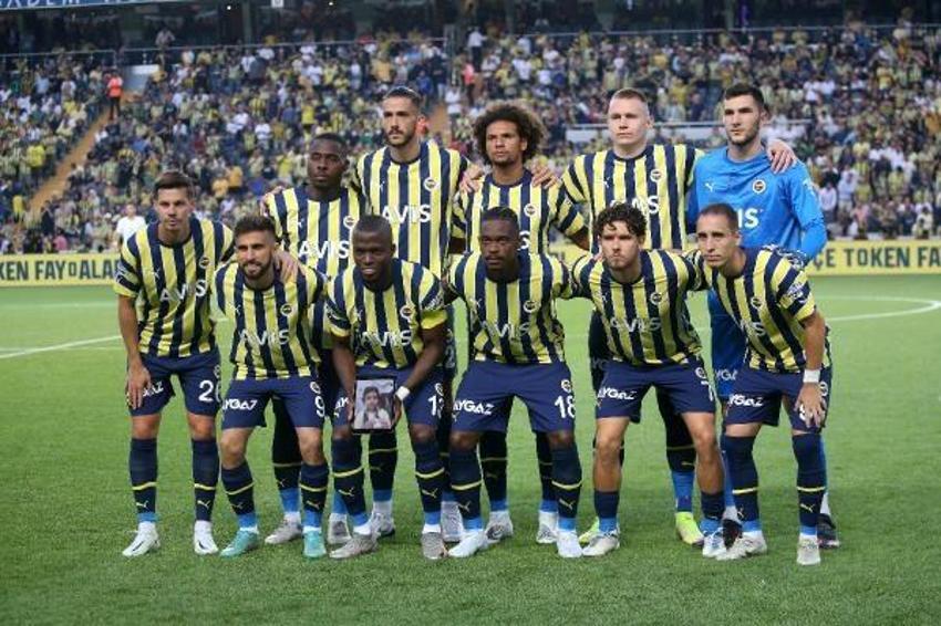 Fenerbahçe'den radikal karar! 1'i yeni transfer 3 yabancı futbolcu kadroya alınmadı, Süper Lig'de oynayamayacaklar