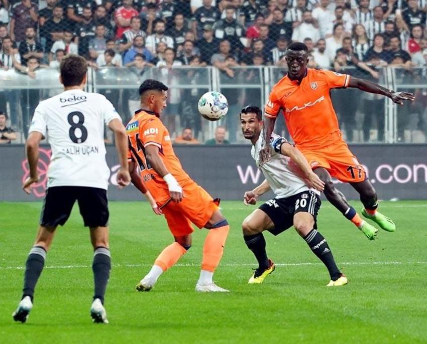 Sahanın en kötü 3 yıldızını açıkladı! 'Topu kornere çelen stoper gibiydi'